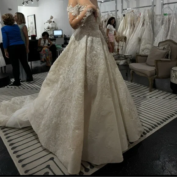 Tony Ward Elegant Lace Wedding Gown